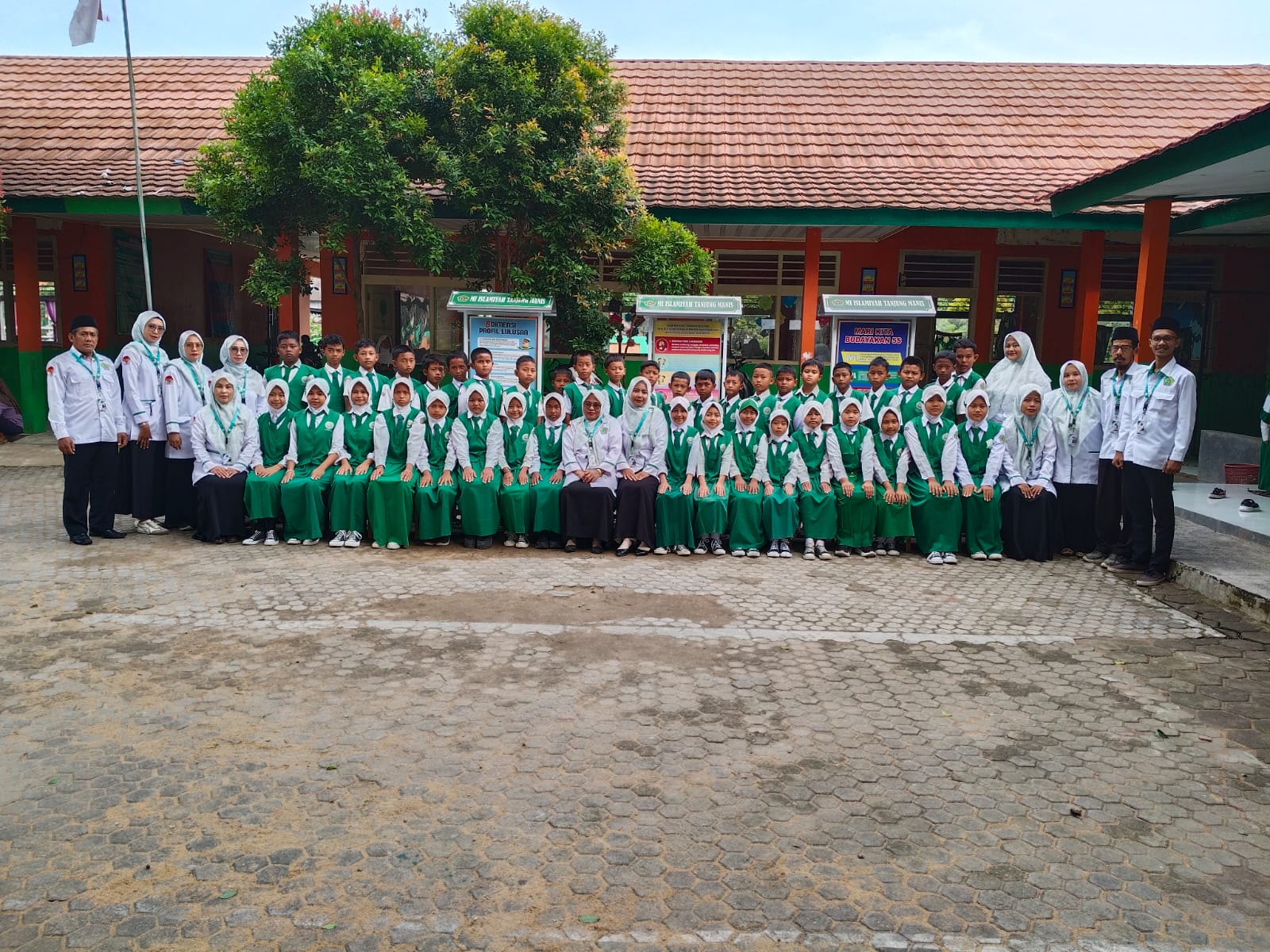 Siswa Kelas VI  MI Islamiyah Tanjung Manis Tahun Ajaran 2025-2026